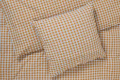 JUNA Bæk&Bølge Sengetøj 220x220 cm lys blå/sand SE | Køb her