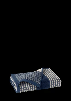 JUNA Check Håndklæde 50x100 cm mørk blå/sand | Køb her