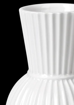 Lyngby Porcelæn Lyngby Tura Vase H18 hvid porcelæn | Køb her