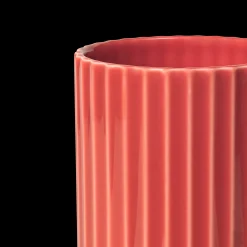 Lyngby Porcelæn Lyngby Vase H15.5 cm rød porcelæn | Køb nu